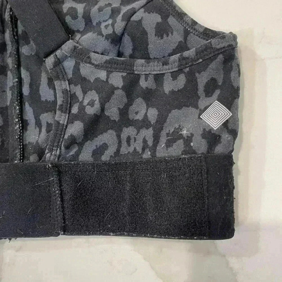 LuLaRoe Consistent Sports Bra Gray Leopard & Black Rise Workout Women’s Small - Picture 3 of 6